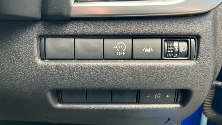 Nissan Qashqai 1.3 DiG-T MH 158 N-Connecta 5dr Xtronic Petrol Hatchback